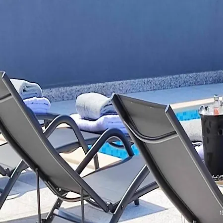 公寓 Adorable With Balcony And Swimming Pool *