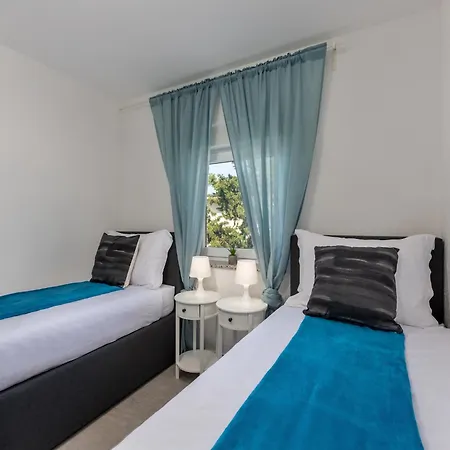 Adorable With Balcony And Swimming Pool Apartman Crikvenica
